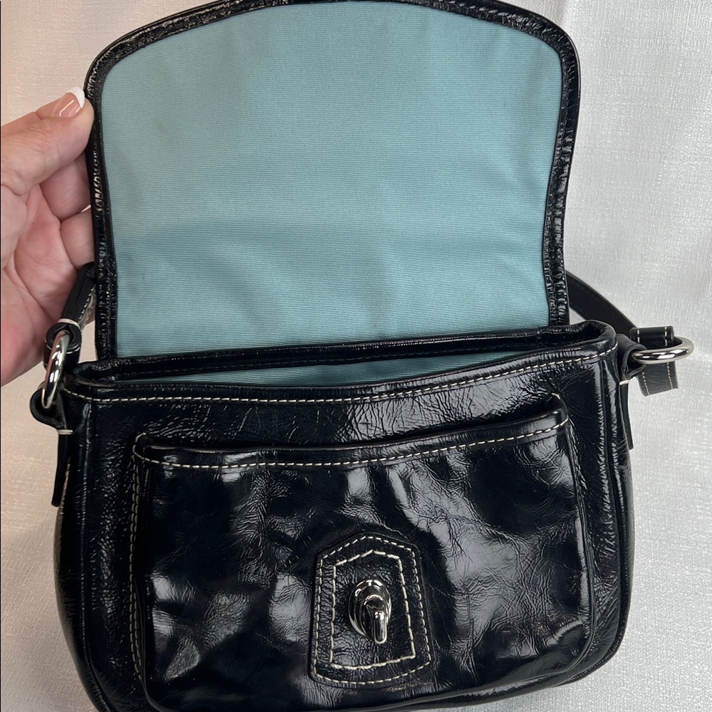 Coach 2009 black patent leather shoulder bag - Picture 7 of 11